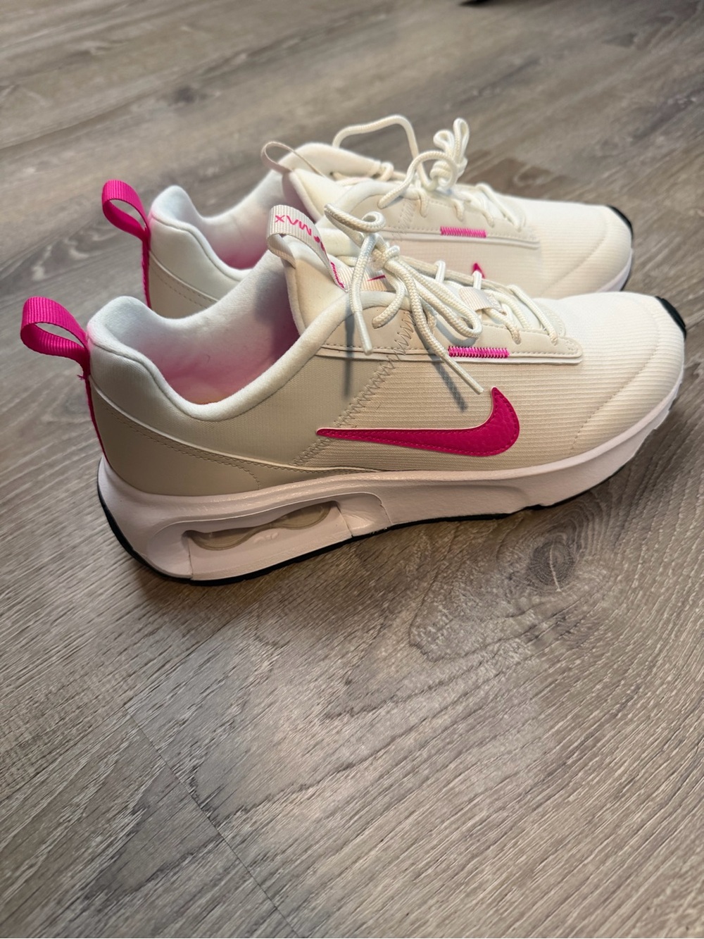Nike Women’s Air Max Internlk Sommet White & Pink Running Shoes